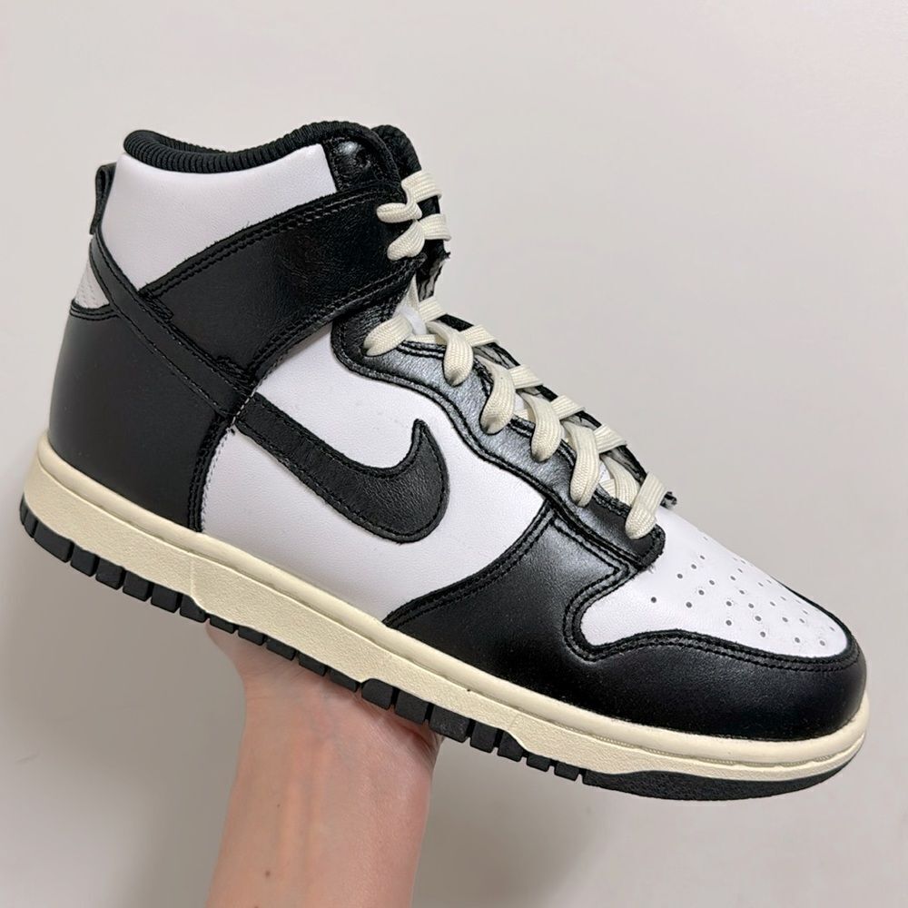 ⭐️🖤🤍NIKE DUNK HIGH  SNEAKERS🤍🖤
